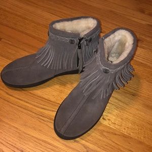 Minnetonka bootie moccasin with fringe size 7